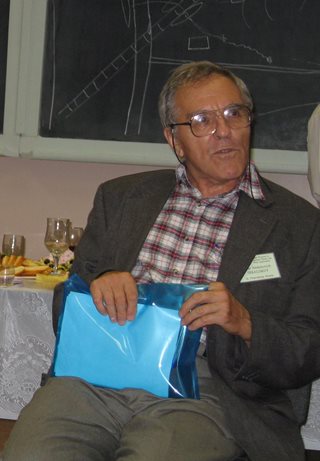 Участники конференции: I.Ibragimov.