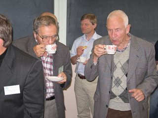 Участники конференции: I.Ibragimov, A.Borovkov.